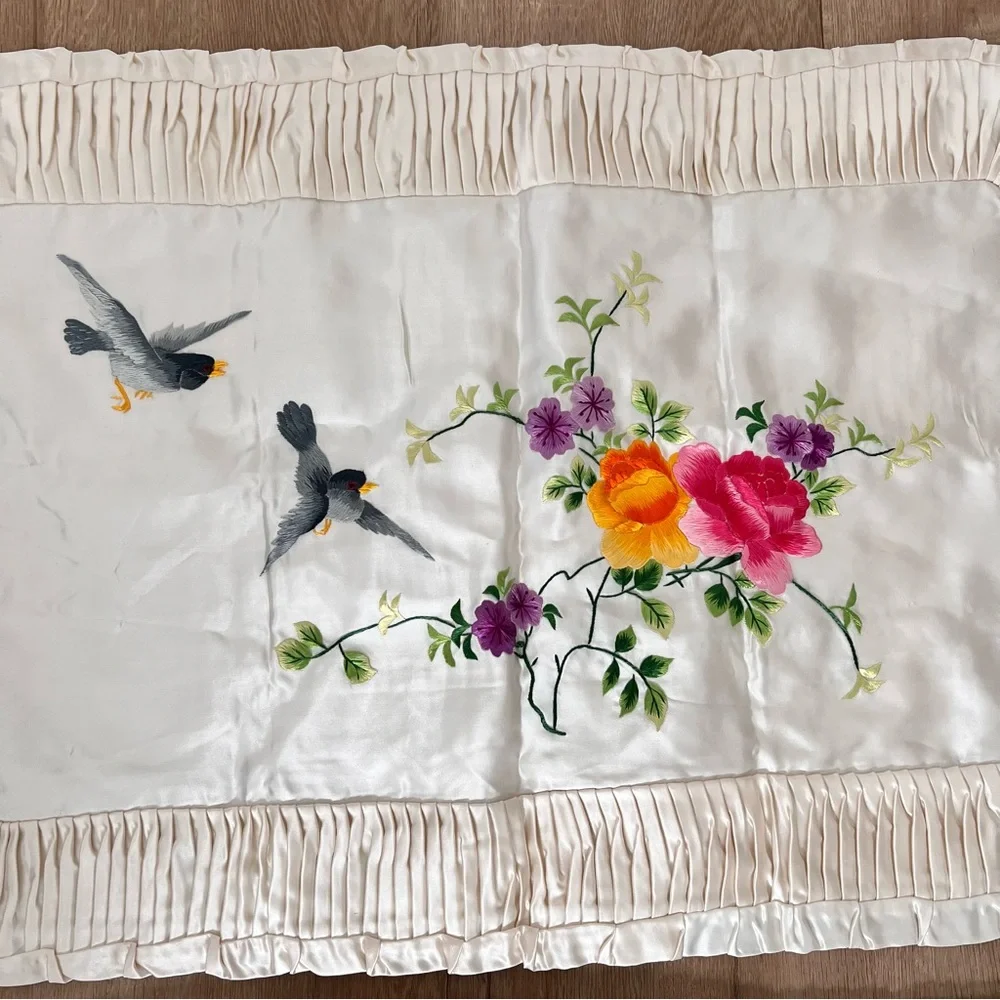 2 PCs 100% Silk Hand Made‎ Embroidered Pillowcase Cover Love Birds Vintage Mint